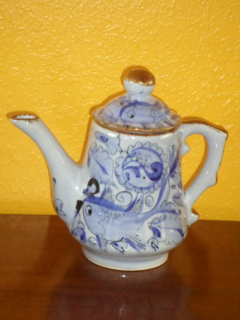 Tea Pot KEN EDWARDSMEXICANBlueMint ConditionFishAll SidesBlueBrownTonala Mexican Pottery