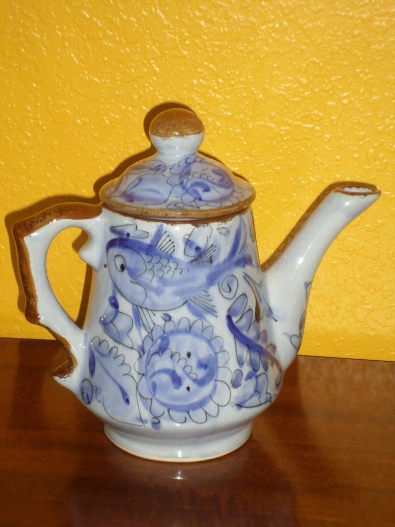 Tea Pot KEN EDWARDSMEXICANBlueMint ConditionFishAll SidesBlueBrownTonala Mexican Pottery