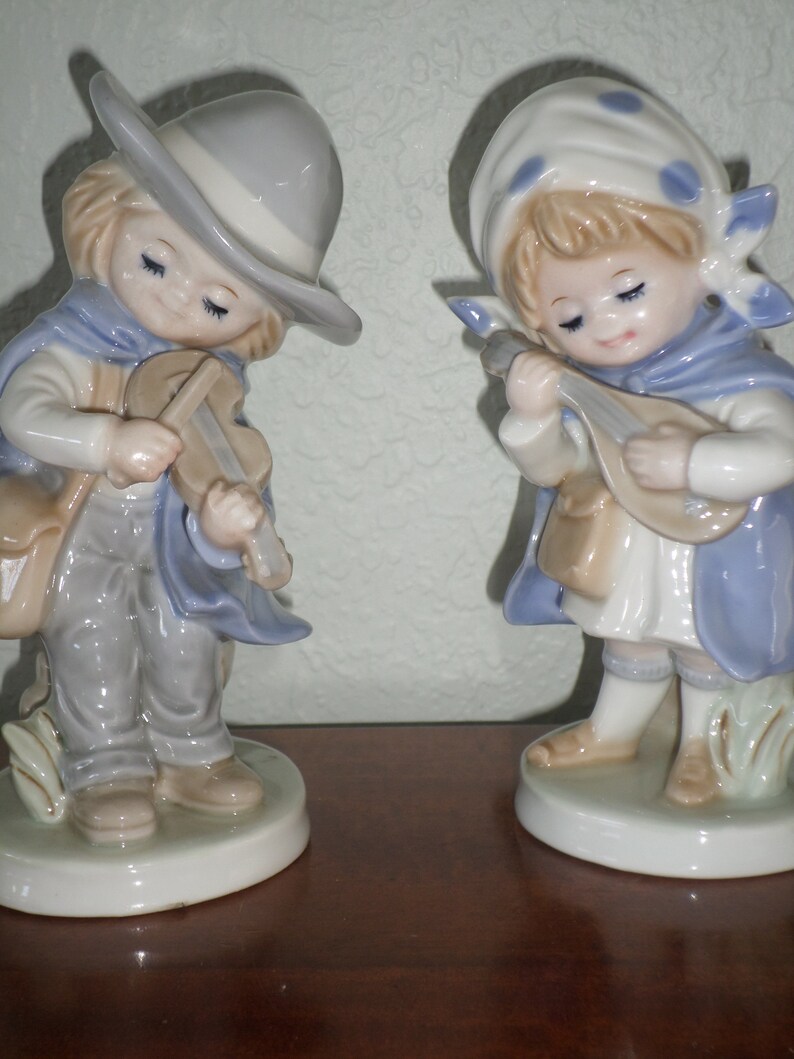 Pair Kids with MUSICAL INSTRUMENTS7 TallHand PaintedVintageBoy GirlViolinMandolinGuitarBlueGreyLlardro Like
