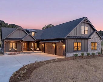 Plano de casa estilo rancho grande: 4 dormitorios, 3,5 baños, sala adicional (con permiso)