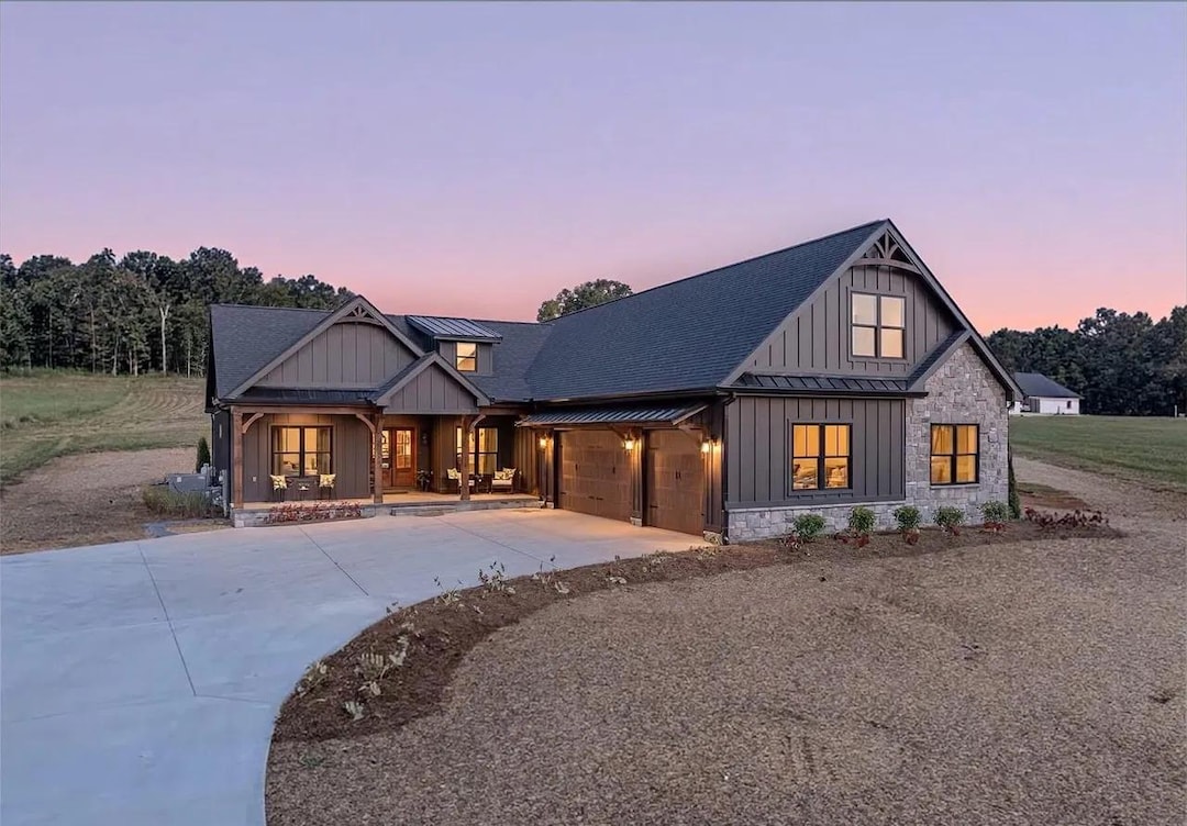 Large Farmhouse Rancher House Plan – 4 Bed, 3.5 Bath, Bonus Room ...