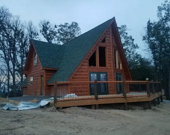 Plano de cabaña con estructura en forma de A: diseño tradicional de 3 dormitorios y 2,5 baños (Descarga en PDF)