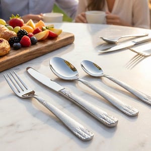 Aura Besteck-Set - irisierendes Edelstahlbesteck in Samt-Geschenkbox