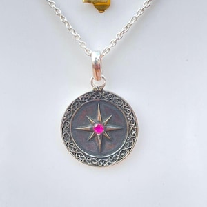 Vintage Compass Star Pendant Necklace – Silver Medallion with Ruby Red Stone