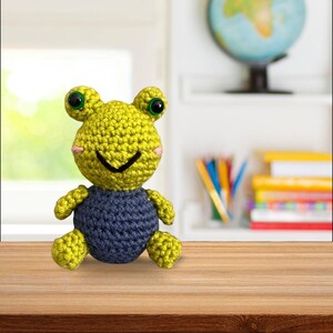 Digital crochet pattern for frog, Crochet pattern for little frog, Printable crochet pattern of frog, Pattern for froggy keychain