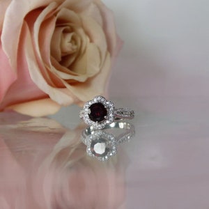 Granat Ring, Granat Blumenring, Antiker Sterling Silber Ring, Roter Granat Sterling Silber Ring, einzigartiger Schmuck, einzigartiger Blumenring