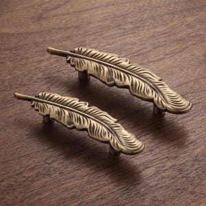 Feather Cabinet Handles, Bird Feather Drawer Pulls, Decorative Cupboard Door Handles, Dresser Hardware, Nature Inspired Wardrobe Pulls