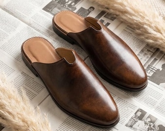 Zapatos tipo mule de cuero marrón para hombre, mocasines sin talón hechos a mano, zuecos minimalistas de vestir, calzado clásico formal e informal.