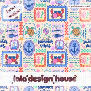 Può includere: Un motivo digitale continuo con illustrazioni a tema estivo che includono granchi con occhiali da sole a forma di cuore, tartarughe marine, barche a vela, ancore, pesci e conchiglie. Il design include il testo Summer vibes e lala design house.