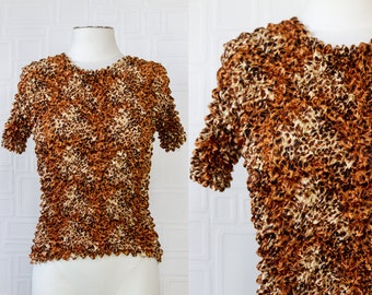 Vintage 90s Y2K Leopard Cheetah Orange Gold Black Shiny Crinkle Popcorn Textured Bubble Short Sleeve Crew Neck Crop Blouse Shirt Top S M L
