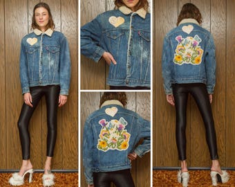 Vintage 80s Levis Levi's Sherpa Lined Flower Butterfly Pastel Floral Spring Flowers Back Patch Distressed Blue Denim Jean Jacket Coat M L 44