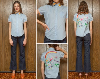 Vintage 60s 70s Hippie Hand Stitched Peasant Blouse Chain Rainbow Wild Flower Floral Embroidered Blue Short Sleeve Button Dress Shirt XS S