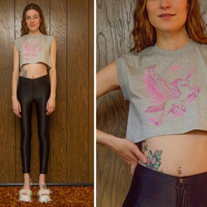 Vintage 80s Screen Stars Gray Pink RARE Pegasus Moon Flying Horse Fantasy Graphic Muscle Belly Tank Top Sleeveless T-Shirt Crop Shirt XS S M
