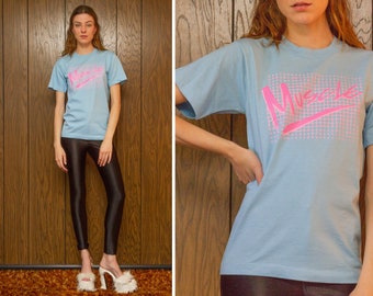 Vintage 80s Screen Stars Cotton Poly Blend Small Light Baby Blue Pink Pastel Iron On Muscle Script Checker Graphic Exercise T-Shirt Top S