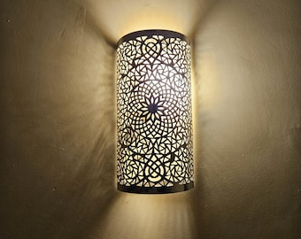 Aplique de pared marroquí de latón hecho a mano: pantalla para lámpara de pared de interior y exterior.