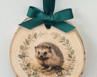 Hedgehog Wooden Log Round Hanging Decoration | Woodland Animal Gift | Rustic Nursery Decor | Nature Lover Gift | Handmade Style Plaque