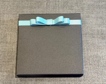 Hanging Log Round Gift Box