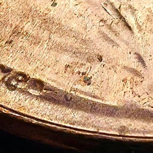Centesimo Lincoln Shield 2023-P / Errore "Extra V" V.D.B. / Varietà / Penny non circolante / Errore moderno della Zecca degli Stati Uniti