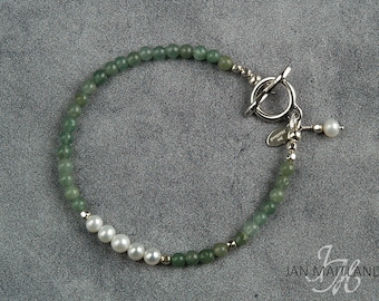 Green Aventurine Pearl and Silver Bracelet Sterling Toggle Clasp Dainty and Light to Wear Measures 8" Gift For Young Girl or Adult Woman