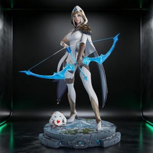 Puede incluir: Una figura blanca y dorada de una arquera con un arco y flecha azules, que lleva una capa con capucha. Una pequeña criatura redonda con un emblema en forma de corazón está a sus pies. La figura está sobre una base de piedra.