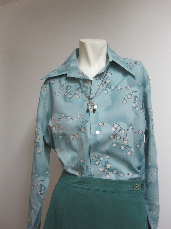 1970s teal green blouse with pale pink dogwood bl… - image 4