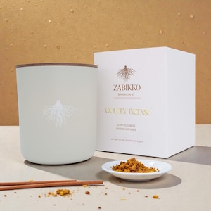 Golden Incense Scented Candle – Warm Resin, Spiced Smoky Fragrance, Meditative Notes