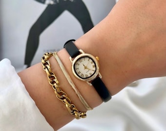 Vintage Women’s Watch with Leather Strap, Roman Numeral Dial, Classic Elegant Ladies Watch