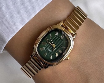 Vintage Roman Numeral Women’s Steel Watch Elegant Slim Design