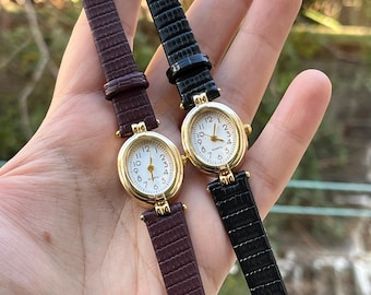 Vintage Oval Leather Strap Watch – Minimal Classic Wristwatch, Retro Style