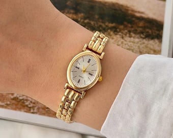 Vintage Citizen Ladies Gold Plated Watch: Day/date  display picture 1