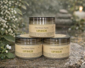Bálsamo labial hidratante totalmente natural con cera de abejas, aceite de coco y manteca de karité.