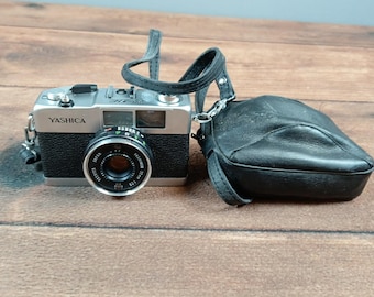 Yashica 35-ME Film Camera Silver Good Yashinon 38mm f2.8 Lens Vintage Japan