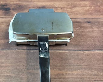 Piastra per pizzelle Magic Maid, griglia per sandwich, argento 920, finitura vintage Fair, 1100W, cromata.