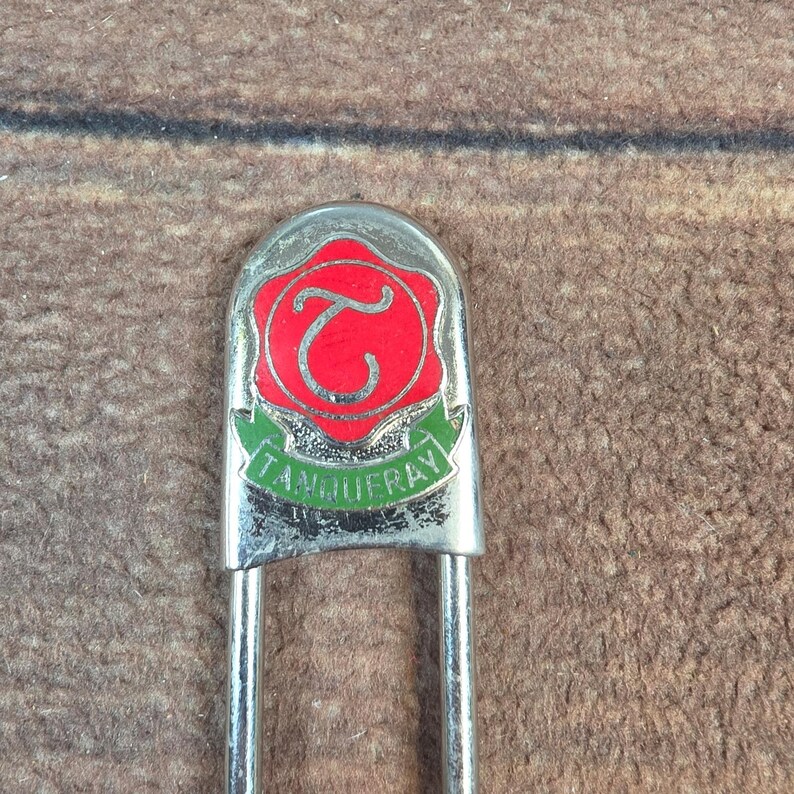 Pin para kilt Tanqueray, accesorios, talla única, plata, buen logo vintage esmaltado, imperdible imagen 2