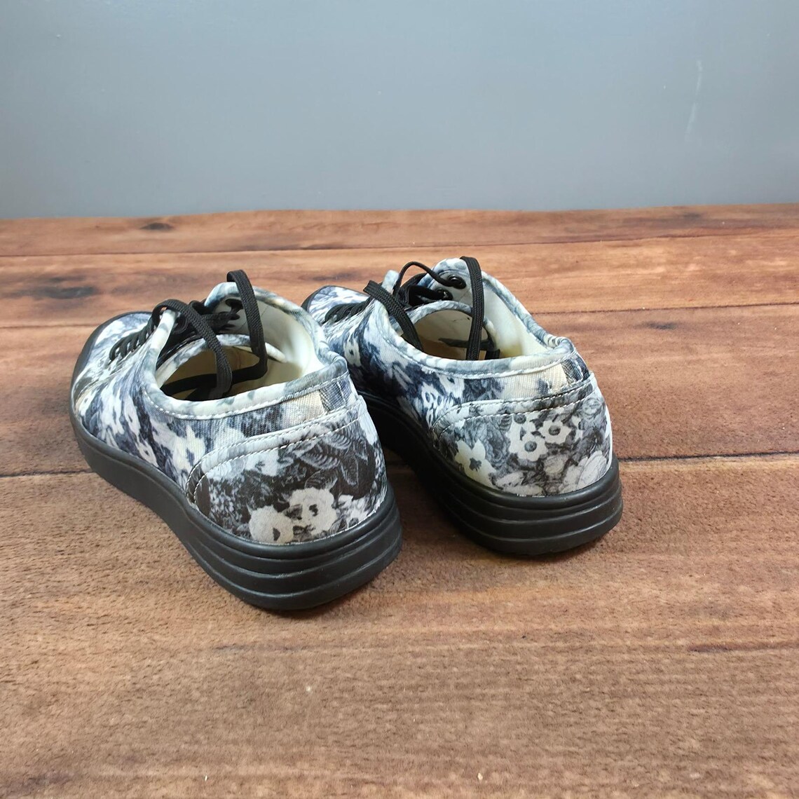 TRAQ by Alegria SNE-5019 Sneakers Womens 38 Black White Good Floral Lace Up, foto 4 de 5