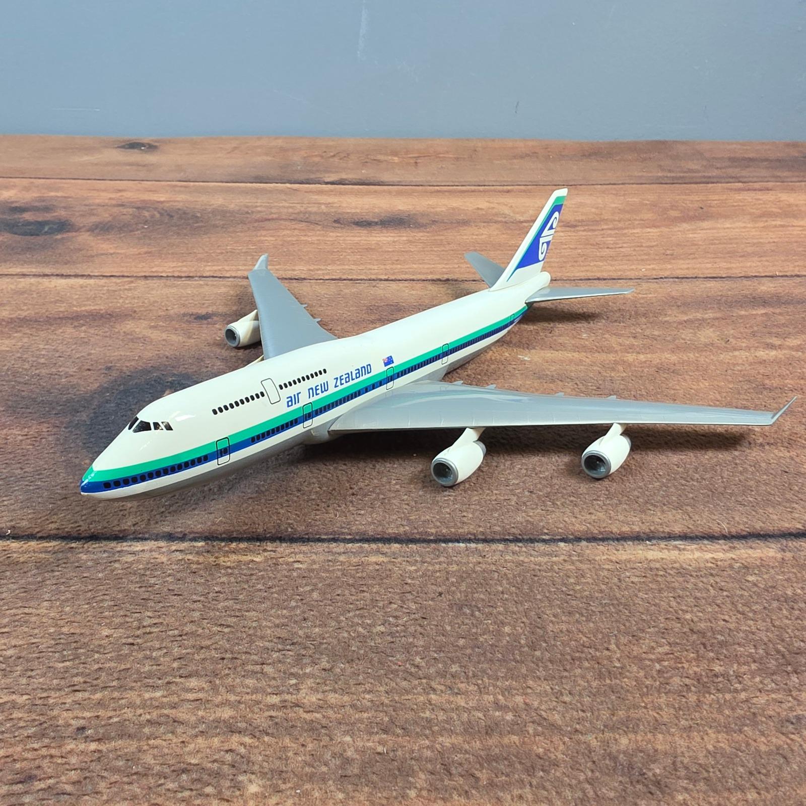 Toy airplane 747 - Etsy 日本