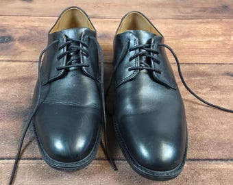 Scarpe Clarks Derby da uomo, taglia 10, nere, in pelle, eleganti e impermeabili.