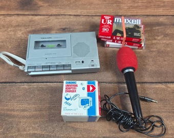 Grabadora de casetes Realistic Minisette-9, sistema operativo plateado, excelente paquete, micrófono y cintas.