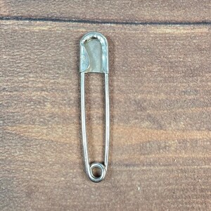 Pin para kilt Tanqueray, accesorios, talla única, plata, buen logo vintage esmaltado, imperdible imagen 4