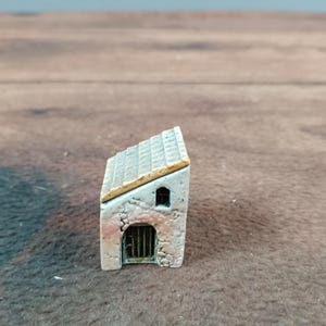 Gault Houses - Etsy