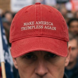 Puede incluir: Un letrero de madera r&uacute;stico con el texto "Welcome to our porch" en letras blancas. El letrero presenta un acabado envejecido y un dise&ntilde;o sencillo y acogedor, ideal para la decoraci&oacute;n exterior.