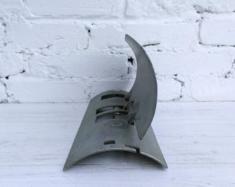 Frammento della sezione di coda dello stabilizzatore MLRS di Uragan (3 kg) – Cimelio di guerra