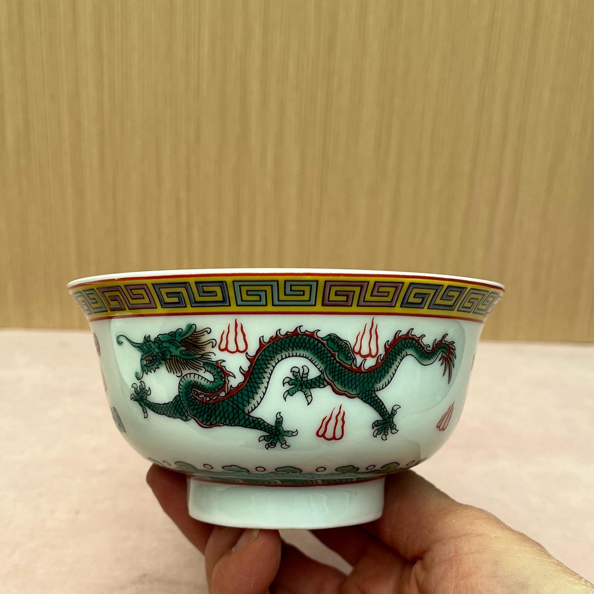 中国民国時代の赤色の茶碗 金色装飾 【公式通販】