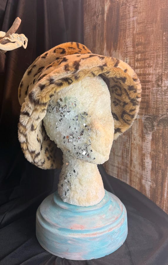 Vintage faux leopard bucket hat - image 1