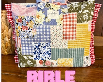 Op maat gemaakte gewatteerde bijbelhoes met ruches | Katoenen patchwork-boekomslag