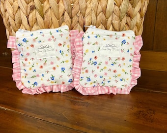 Airpod-houder sleutelhanger | Gewatteerd zakje | Etui met rits en ruches | Sieraden | Girly