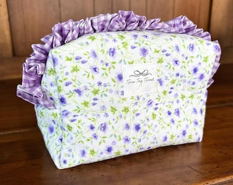 Handgemaakte gewatteerde make-uptas met bloemen | Cosmeticazakje met ruches