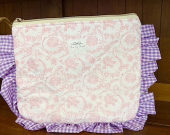 Handgemaakt gewatteerd make-upzakje | Grote tas met ruches en rits