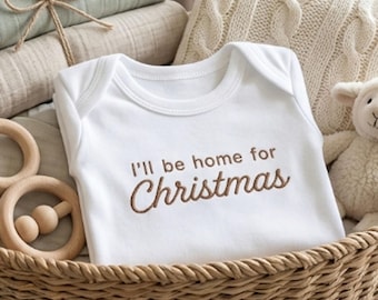 Grenouillères brodées I'll Be Home For Christmas® pour faire-part de grossesse pour Noël de marque aux grands-parents,