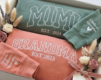 Sweat-shirt brodé grand-mère couleur confort, pull Mimi Est personnalisé avec nom d'enfant sur la manche, chemise universitaire, sweat-shirt mamie, cadeau Grammy
